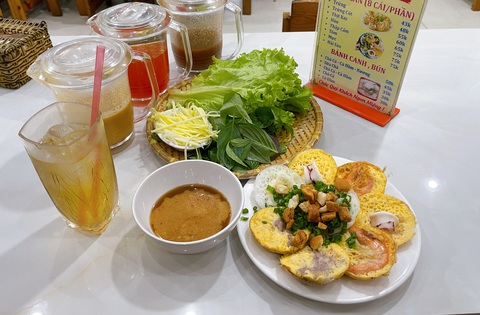 Cũng là bánh căn, mà sao mỗi nơi mỗi khác - Ảnh 6. Bánh căn trứng, tôm, mực, thịt bò kiểu Phan Thiết, Đà Lạt, Nha Trang... bạn đã thử chưa? - Ảnh 6.