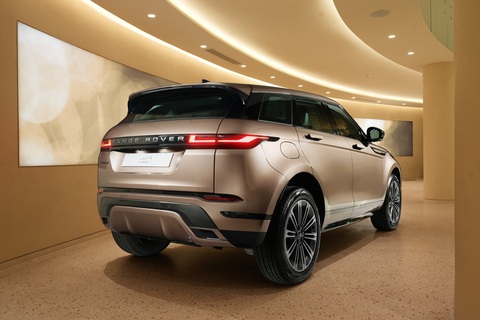 Range Rover Evoque 2025 ra mắt Việt Nam: Giá từ 2,9 tỉ, máy hybrid, camera 'xịn' nhất phân khúc - Ảnh 11.