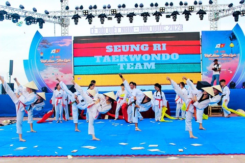 Từ vụ bạo lực ở CLB taekwondo SEUNG RI: Đừng để