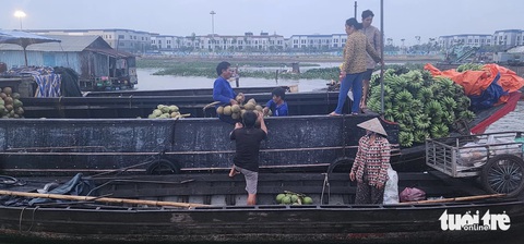 Trăm năm lênh đênh chợ nổi miền Tây - Kỳ 2: Bến thương hồ đợi khách - Ảnh 5. Trăm năm lênh đênh chợ nổi miền Tây - Kỳ 2: Bến thương hồ đợi khách - Ảnh 5.