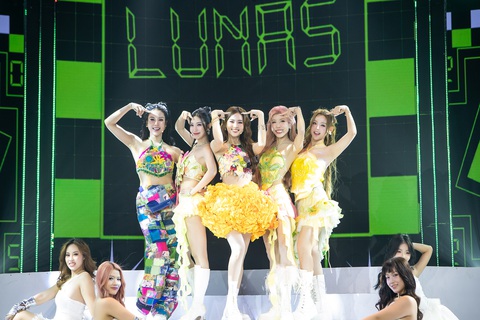 Bảo Anh, Hòa Minzy, Thiều Bảo Trâm mở màn Gala Nhạc Việt đầy cảm xúc - Ảnh 6. Bảo Anh, Hòa Minzy, Thiều Bảo Trâm mở màn Gala Nhạc Việt đầy cảm xúc - Ảnh 6.