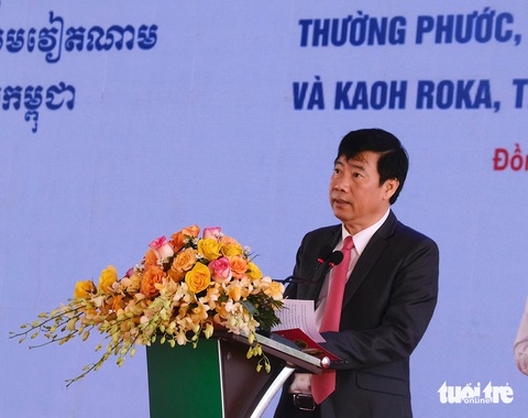 Khai trương cặp cửa khẩu quốc tế đường bộ, đường sông Thường Phước - Kaoh Roka - Ảnh 2.