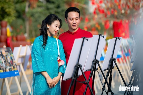 Muôn góc check-in Tết tại đường hoa Home Hanoi Xuan: lên đồ đón Tết ngay thôi - Ảnh 6. Muôn góc check-in Tết tại đường hoa Home Hanoi Xuan: lên đồ đón Tết ngay thôi - Ảnh 6.
