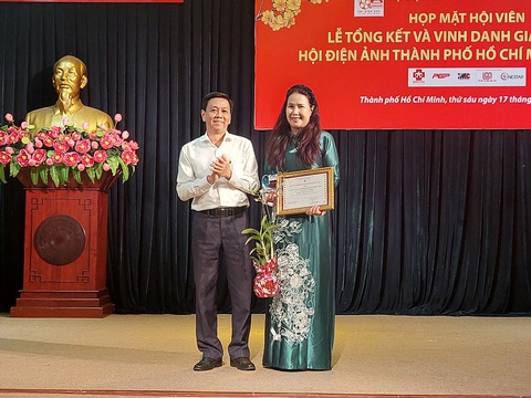 Vầng trăng thơ ấu đoạt giải thưởng hội Điện ảnh TP.HCM - Ảnh 2. Vầng trăng thơ ấu đoạt giải thưởng Hội Điện ảnh TP.HCM - Ảnh 2.