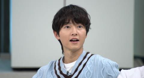 Song Joong Ki hậu ly hôn Song Hye Kyo: Sự nghiệp xuống dốc, khán giả chê vì... khóc nhiều? - Ảnh 6. Song Joong Ki hậu ly hôn Song Hye Kyo: Sự nghiệp xuống dốc, khán giả chê vì... khóc nhiều? - Ảnh 6.