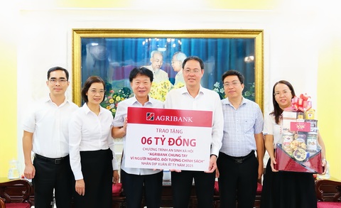 Agribank TP.HCM chung tay vì người nghèo, đối tượng chính sách nhân dịp Xuân Ất Tỵ - Ảnh 1.
