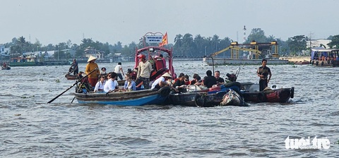 Trăm năm lênh đênh chợ nổi miền Tây - Kỳ 5: Qua thời bến sông đông hơn bến chợ - Ảnh 5. Trăm năm lênh đênh chợ nổi miền Tây - Kỳ 5: Qua thời bến sông đông hơn bến chợ - Ảnh 5.