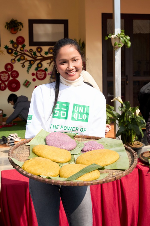 H'Hen Niên khánh thành điểm trường mới, nhà tắm mới cho học sinh Mù Cang Chải - Ảnh 6. H'Hen Niên khánh thành điểm trường mới, nhà tắm mới cho học sinh Mù Cang Chải - Ảnh 6.