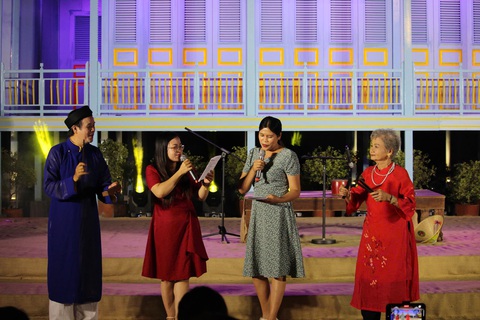 Nhà Văn hóa Thanh niên TP.HCM phục vụ quan họ, xẩm, chầu văn cho khách du xuân - Ảnh 3. Nhà Văn hóa Thanh niên TP.HCM phục vụ quan họ, xẩm, chầu văn cho khách du xuân - Ảnh 3.