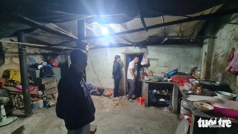 Xót xa 2 vợ chồng nghèo lật xuồng chết đuối để lại 2 con thơ - Ảnh 3. Hai vợ chồng nghèo lật xuồng chết đuối, để lại 2 con thơ - Ảnh 3.