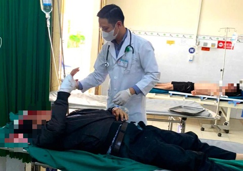 Vụ tai nạn liên hoàn trên quốc lộ 1 tại Khánh Hòa: Chuyến đi khám bệnh 'định mệnh' của gia đình - Ảnh 1. Tai nạn liên hoàn trên quốc lộ 1 tại Khánh Hòa: Chuyến đi khám bệnh định mệnh của gia đình - Ảnh 1.