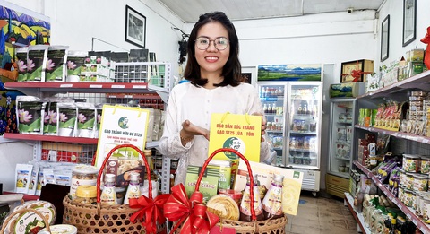 Quà Tết bằng gạo ngon đắt hàng - Ảnh 1. Quà Tết bằng gạo ngon đắt hàng - Ảnh 1.