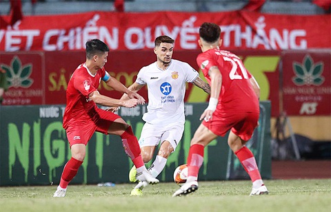 Vòng 10 V-League 2024 - 2025: Chiến thắng để vực dậy tinh thần - Ảnh 1. Vòng 10 V-League 2024 - 2025: Chiến thắng để vực dậy tinh thần - Ảnh 1.
