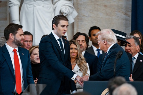 Chùm ảnh: Những khoảnh khắc quanh lễ tuyên thệ nhậm chức Tổng thống Mỹ của ông Trump - Ảnh 10. Những hình ảnh khắc ghi lễ tuyên thệ nhậm chức của Tổng thống Trump - Ảnh 10.