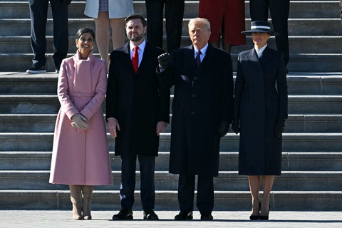Chùm ảnh: Những khoảnh khắc quanh lễ tuyên thệ nhậm chức Tổng thống Mỹ của ông Trump - Ảnh 11. Những hình ảnh khắc ghi lễ tuyên thệ nhậm chức của Tổng thống Trump - Ảnh 11.