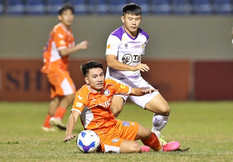CLB SHB Đà Nẵng nguy cơ rớt hạng V-League: Làm bóng đá kiểu ... 'lạ lùng' - Ảnh 1. CLB SHB Đà Nẵng nguy cơ rớt hạng V-League: Làm bóng đá kiểu... 'lạ lùng' - Ảnh 1.