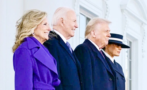 Ông Donald Trump đã trở lại - Ảnh 1. Ông Donald Trump đã trở lại - Ảnh 1.