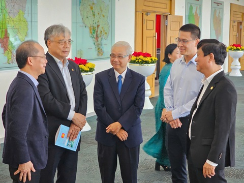 Doanh nghiệp, chuyên gia “hiến kế” để Bình Dương tăng trưởng 2 con số - Ảnh 1. Doanh nghiệp, chuyên gia hiến kế để Bình Dương tăng trưởng 2 con số - Ảnh 1.