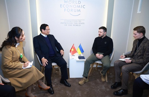 Thủ tướng Phạm Minh Chính gặp Tổng thống Ukraine Zelensky - Ảnh 1. Thủ tướng Chính phủ Phạm Minh Chính gặp Tổng thống Ukraine - Ảnh 1.