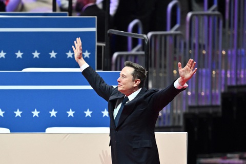 Ông Trump ủng hộ tỉ phú Elon Musk mua lại TikTok - Ảnh 1. Ông Trump sẵn sàng cho tỉ phú Elon Musk mua lại TikTok - Ảnh 1.