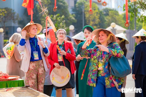 Home Hanoi Xuan: sứ giả kết nối văn hóa Việt với thế giới - Ảnh 8. Home Hanoi Xuan: sứ giả kết nối văn hóa Việt với thế giới - Ảnh 8.