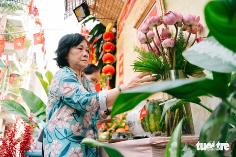Tết về với từng hẻm nhỏ - Ảnh 3. Tết về với từng hẻm nhỏ - Ảnh 3.
