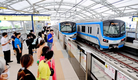 Tin tức sáng 28-2: Tăng giá tôn, thép; Vingroup lập công ty ứng dụng đô thị thông minh - Ảnh 4. Tin tức sáng 28-2: Vingroup chi hàng trăm tỉ lập công ty con; Sẽ phạt người hút thuốc lá điện tử? - Ảnh 4.