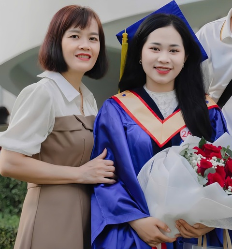 Giữ thanh xuân trong từng cánh hoa khô - Ảnh 2. Giữ thanh xuân trong từng cánh hoa khô - Ảnh 2.