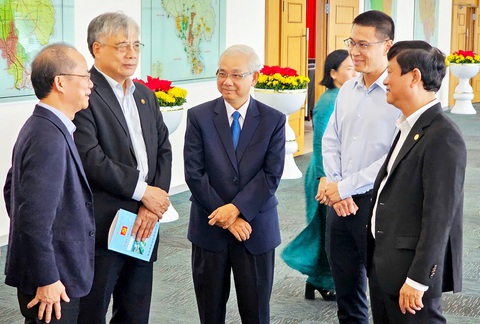 Hiến kế để Bình Dương tăng trưởng hai con số - Ảnh 2. Hiến kế để Bình Dương tăng trưởng hai con số - Ảnh 2.