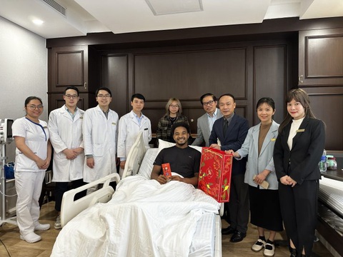 Nguyễn Xuân Son về nhà ăn Tết và được theo dõi sát sao - Ảnh 4. Nguyễn Xuân Son về nhà ăn Tết và được theo dõi sát sao - Ảnh 4.