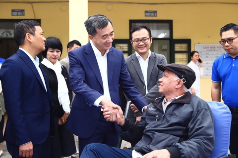 Thương bệnh binh mắc bệnh nặng ở Bắc Ninh được chuyển thẳng đến tuyến cuối, không cần qua viện tỉnh - Ảnh 1. Thương bệnh binh mắc bệnh nặng được chuyển thẳng đến tuyến cuối - Ảnh 1.