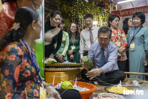 Gần 700 nhà vườn tham gia chợ hoa xuân Trên bến dưới thuyền 2025 - Ảnh 6. Gần 700 nhà vườn tham gia chợ hoa xuân Trên bến dưới thuyền 2025 - Ảnh 6.