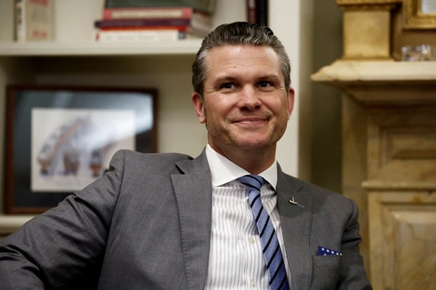 Phó tổng thống Mỹ ra tay cứu, ông Pete Hegseth được phê chuẩn làm Bộ trưởng Quốc phòng - Tuổi Trẻ Online