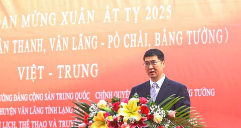 Khôi phục một lối thông quan xuất nhập cảnh với Trung Quốc - Ảnh 2. Khôi phục một lối thông quan xuất nhập cảnh với Trung Quốc - Ảnh 2.
