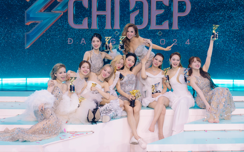 Tóc Tiên 'bội thu' tại show 'Chị đẹp đạp gió' - Ảnh 2. Tóc Tiên 'bội thu' tại show 'Chị đẹp đạp gió' - Ảnh 2.