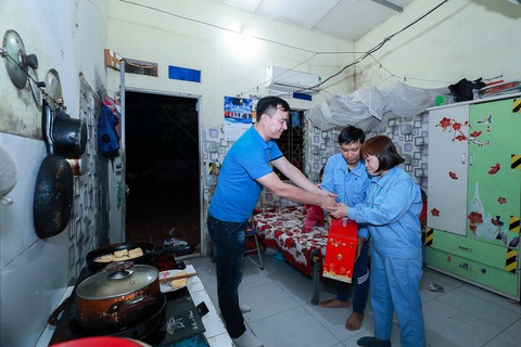 Công đoàn: Thưởng Tết tăng 13%, chi chăm lo công nhân hơn 4.700 tỉ - Ảnh 2. Công đoàn: Thưởng Tết tăng 13%, chi chăm lo công nhân hơn 4.700 tỉ - Ảnh 2.