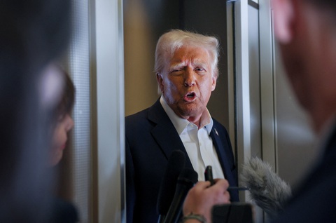 Tin tức thế giới 27-1: Ông Trump trừng phạt Colombia làm gương vì không nhận lại người nhập cư - Ảnh 1. Tin tức thế giới 27-1: Ông Trump trừng phạt Colombia làm gương vì không nhận lại người nhập cư - Ảnh 1.