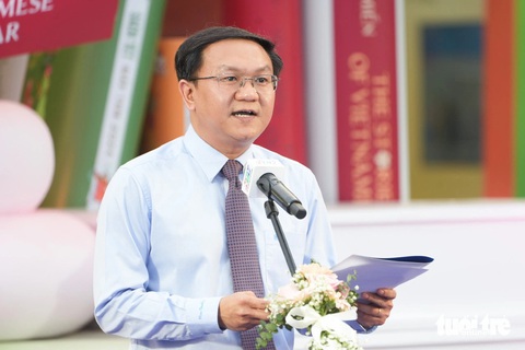 Lễ hội Đường sách Tết Ất Tỵ 2025 kỷ niệm 15 năm tổ chức, sôi nổi hoạt động ký tặng, lì xì sách - Ảnh 3. Lễ hội Đường sách Tết: 15 năm nỗ lực để là nét văn hóa đặc trưng mỗi dịp Tết đến, xuân về - Ảnh 3.