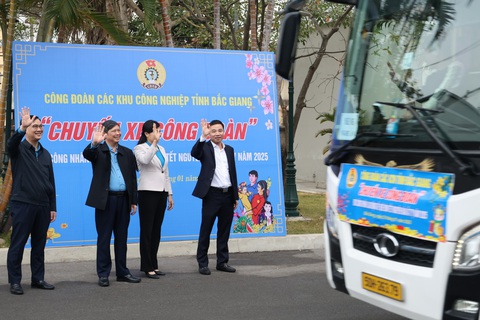 Hàng nghìn người làm việc xuyên Tết có thể nhận hơn 300% tiền lương - Ảnh 5. Hàng nghìn người làm việc xuyên Tết có thể nhận hơn 300% tiền lương - Ảnh 5.