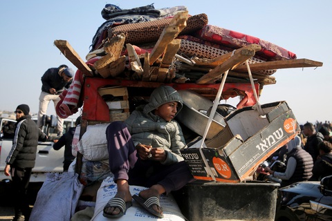 Dân tị nạn Gaza rồng rắn về nhà - Ảnh 3.