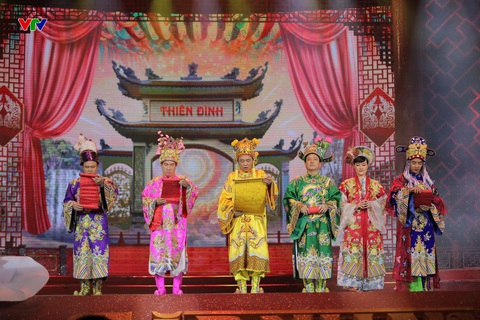 Những câu nói của Ngọc Hoàng, Táo giao thông 'gây sốt' trong Táo quân 2025 - Ảnh 1. Những câu nói của Ngọc Hoàng, Táo giao thông 'gây sốt' trong Táo quân 2025 - Ảnh 1.