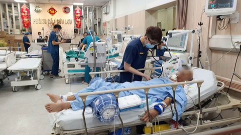 Tết Ất Tỵ, đã ghi nhận 247 ca khám, cấp cứu vì say rượu, ngộ độc thức ăn tự chế biến - Ảnh 1. Tết Ất Tỵ, đã ghi nhận 247 ca khám, cấp cứu vì say rượu, ngộ độc thức ăn tự chế biến - Ảnh 1.