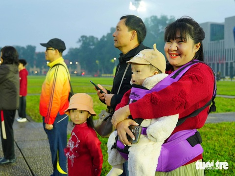 Thiêng liêng lễ chào cờ mùng 1 Tết trên Quảng trường Ba Đình - Ảnh 2. Thiêng liêng lễ chào cờ mùng 1 Tết trên quảng trường Ba Đình - Ảnh 2.
