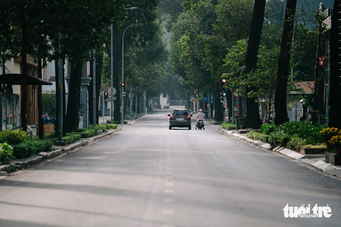 Mùng 1 Tết TP.HCM đường xá bình yên đến lạ - Ảnh 3. Mùng 1 Tết đường sá TP.HCM bình yên đến lạ - Ảnh 3.