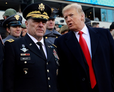 Lầu Năm Góc đưa cựu tướng 'có thù' với ông Trump vào tầm nhắm - Ảnh 3. Lầu Năm Góc đưa cựu tướng 'có thù' với ông Trump vào tầm nhắm - Ảnh 2.