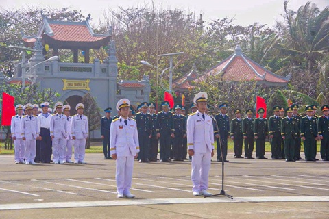 Xúc động lễ thượng cờ đầu năm tại quần đảo Trường Sa - Ảnh 2. Xúc động lễ thượng cờ đầu năm tại quần đảo Trường Sa - Ảnh 2.