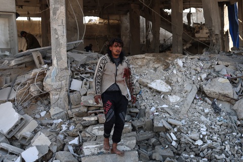 Israel tiêu diệt thêm quan chức Hamas tại Dải Gaza - Ảnh 1. Nóng: Israel không kích làm chết 68 người ở Gaza, gồm 2 quan chức Hamas - Ảnh 1.