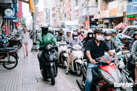 Sau 3 Ngày Tăng Tiền Phạt, Nhiều người dân vẫn 'lỳ' vi phạm giao thông - Ảnh 1. Sau 3 ngày tăng tiền phạt, nhiều người dân vẫn 'lỳ' vi phạm giao thông - Ảnh 1.