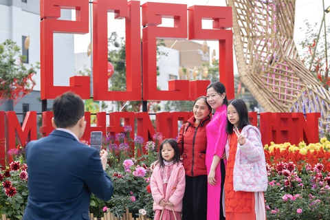 Home Hanoi Xuan: yêu thương gắn kết vị Tết đoàn viên - Ảnh 7. Home Hanoi Xuan: Yêu thương gắn kết vị Tết đoàn viên - Ảnh 7.