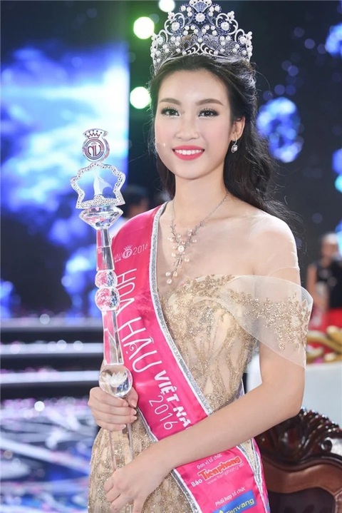 Người đẹp nào đăng quang Hoa hậu Việt Nam có tuổi đời nhỏ nhất? - Ảnh 6. Người đẹp đăng quang Hoa hậu Việt Nam có tuổi đời nhỏ nhất là ai? - Ảnh 7.